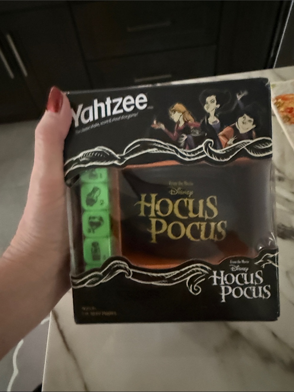 Hasbro Disney Hocus Pocus Yahtzee - Black, Green & Gold